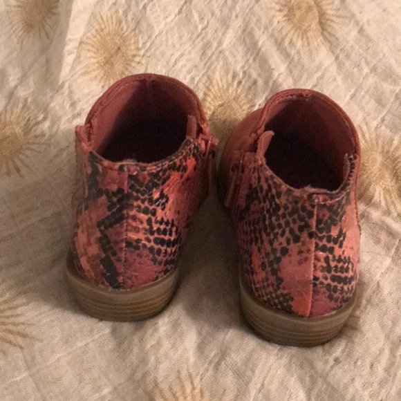 Adorable Booties ๐ - Picture 3 of 4